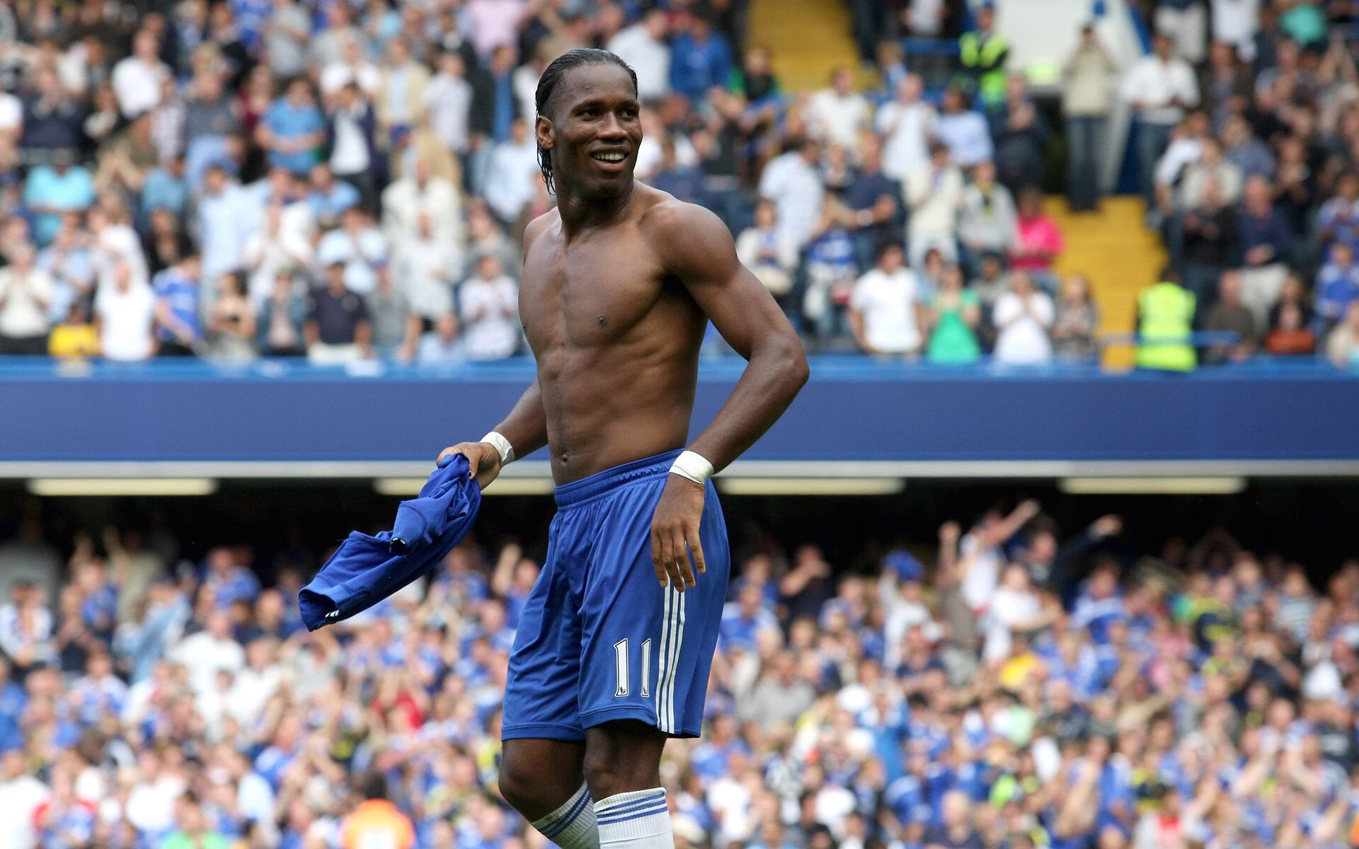 湖人大胜勇士,常规赛中詹姆斯砍下三双统治全场,湖人将对战勇士詹姆斯